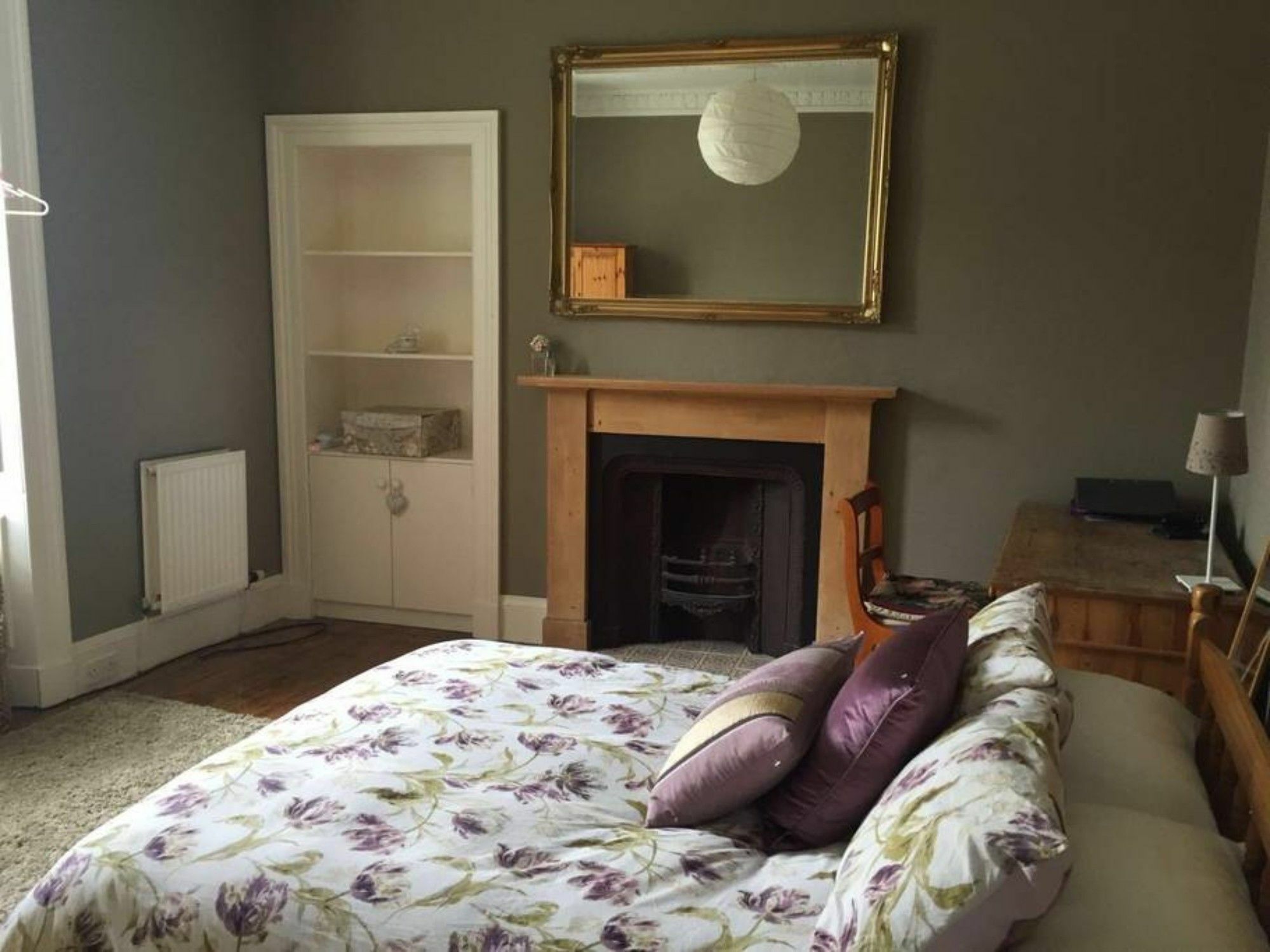 Apartment 2 Bedroom Modern In Edinburgh