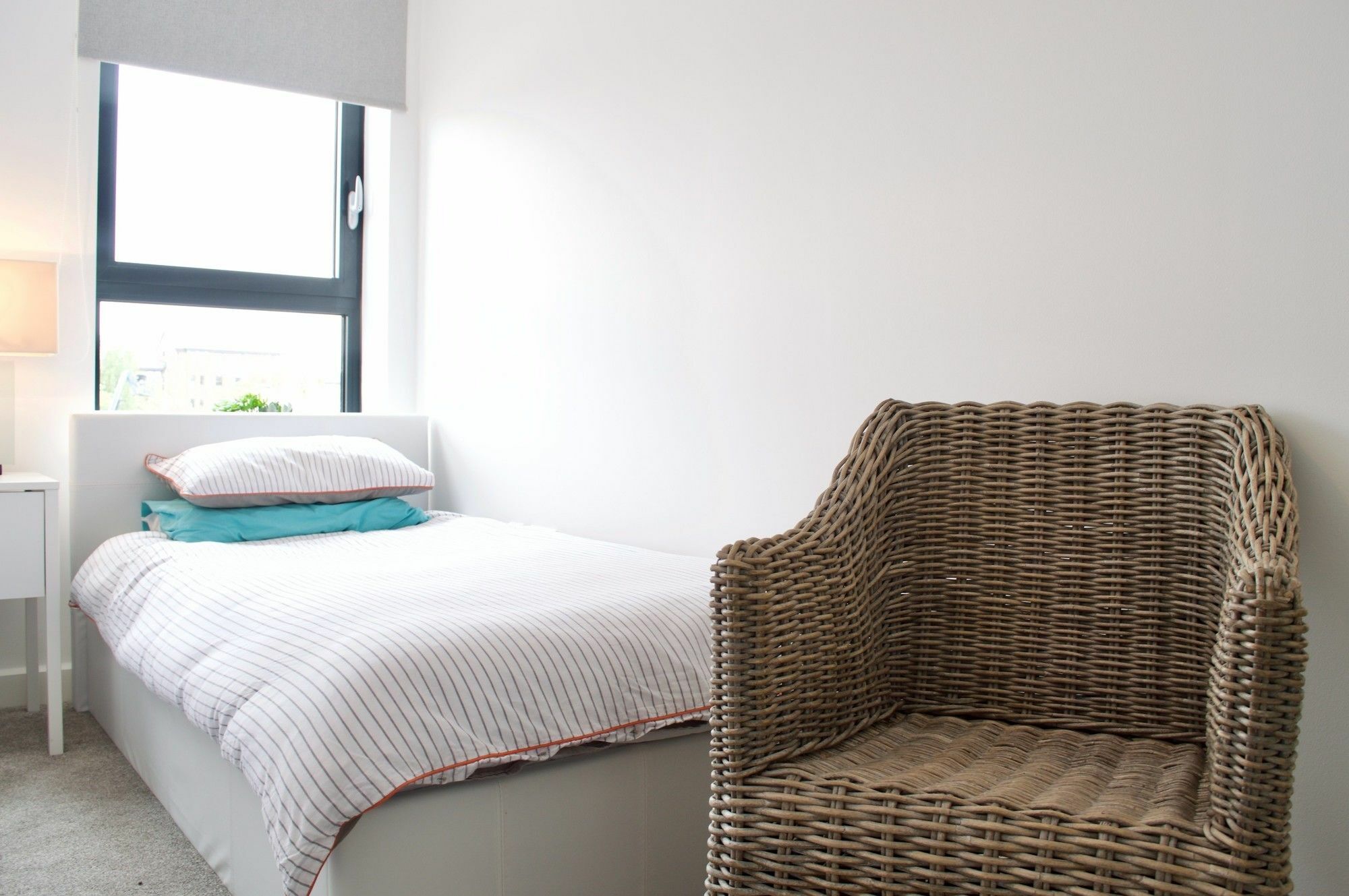 2 Bedroom With Free Parking Apartment Edinburgh