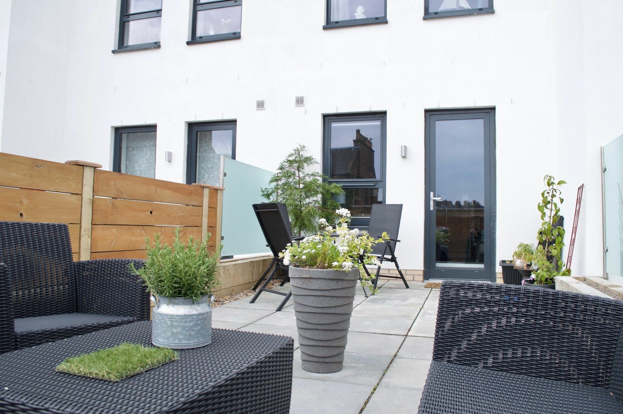 Apartment 2 Bedroom With Free Parking