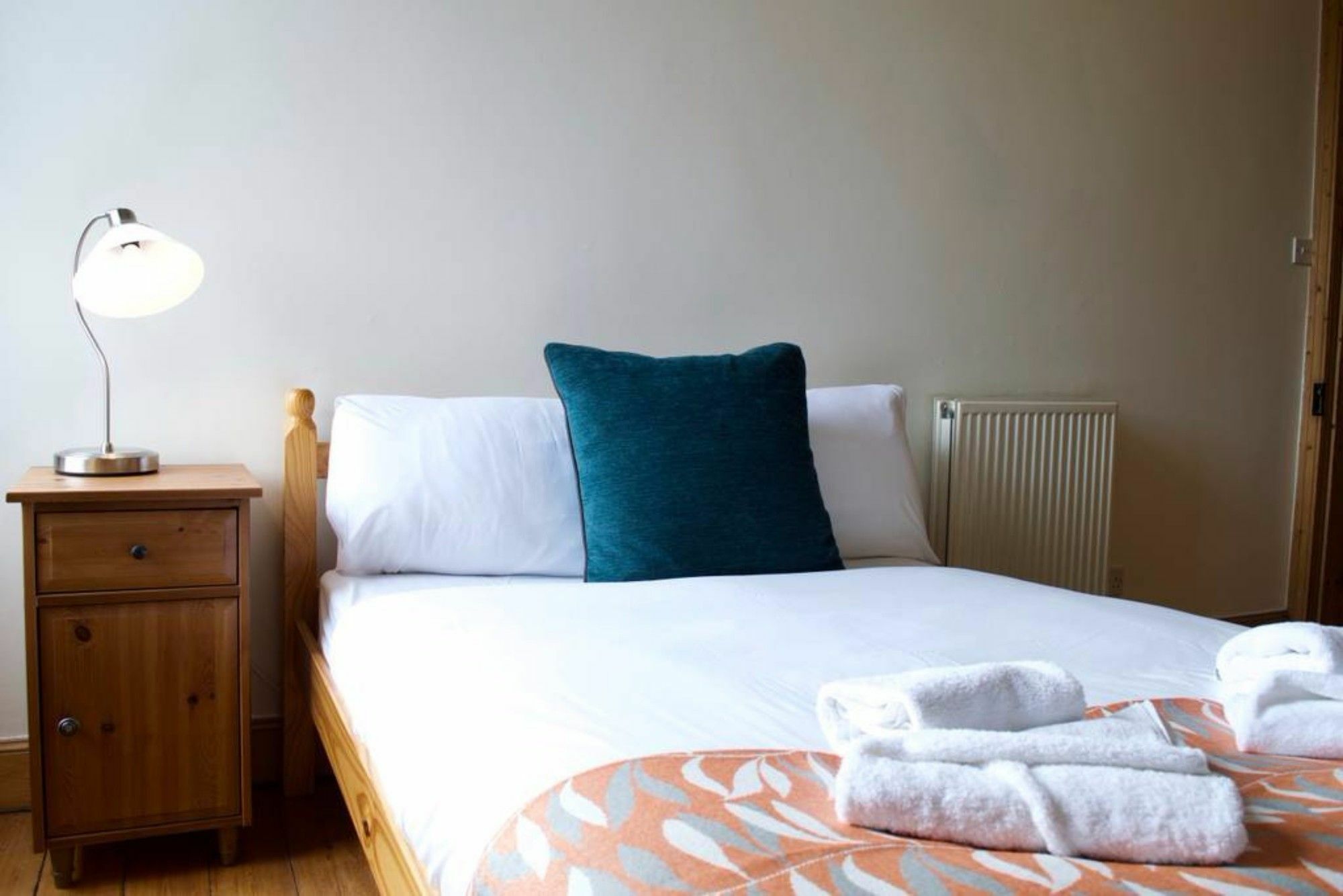 2 Bedroom Flat Near The Kings Theatre Apartment