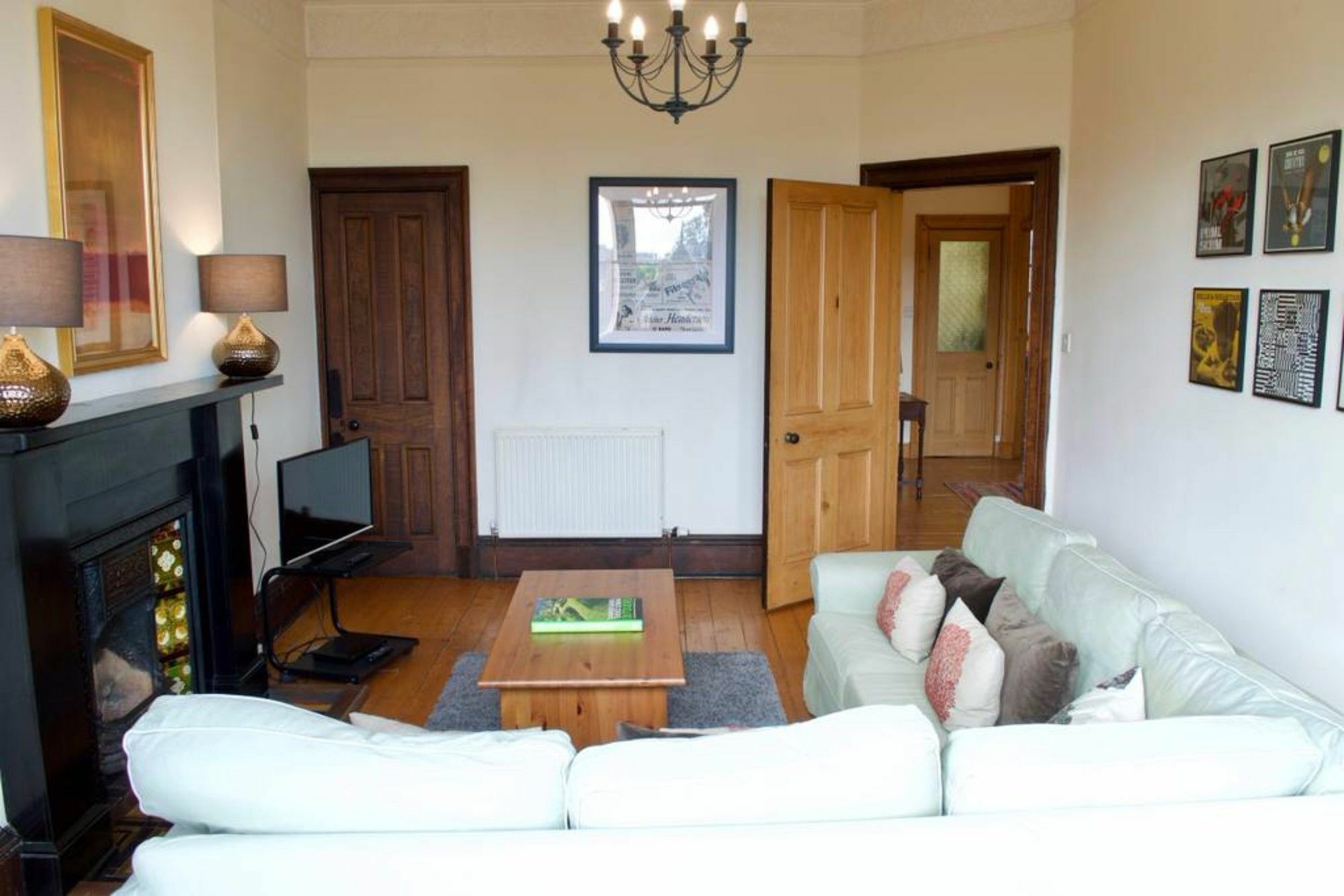 2 Bedroom Flat Near The Kings Theatre
