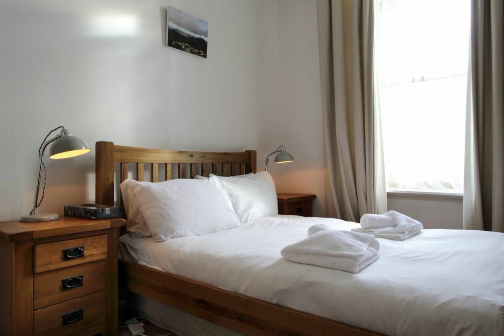 2 Bedroom Flat With Garden * Edinburgh