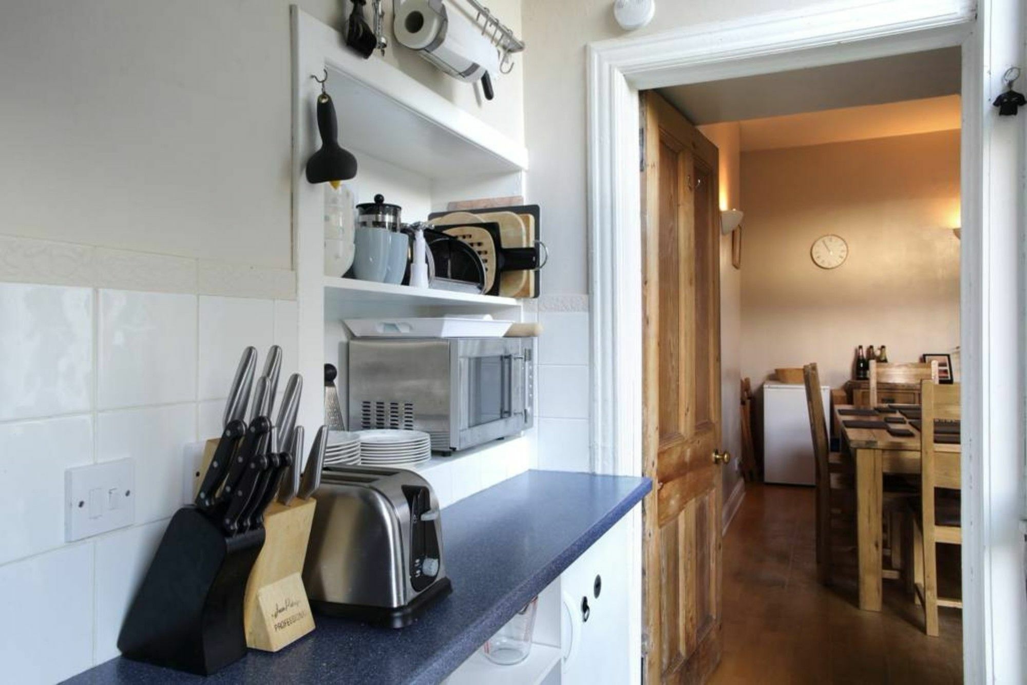 2 Bedroom Flat With Garden *