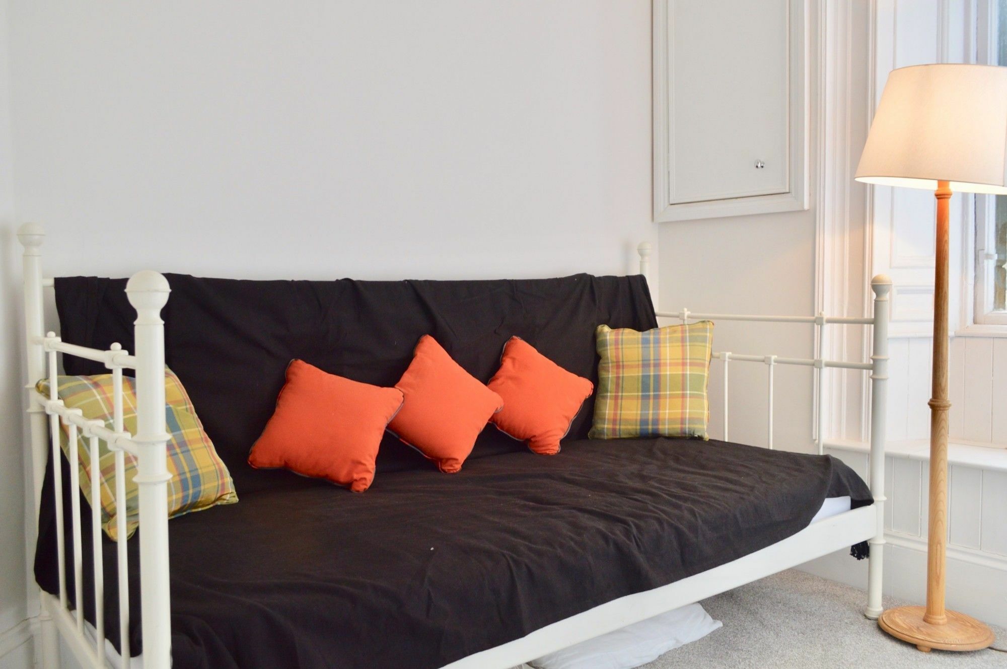 Spacious 3 Bedroom West End Flat Edinburgh