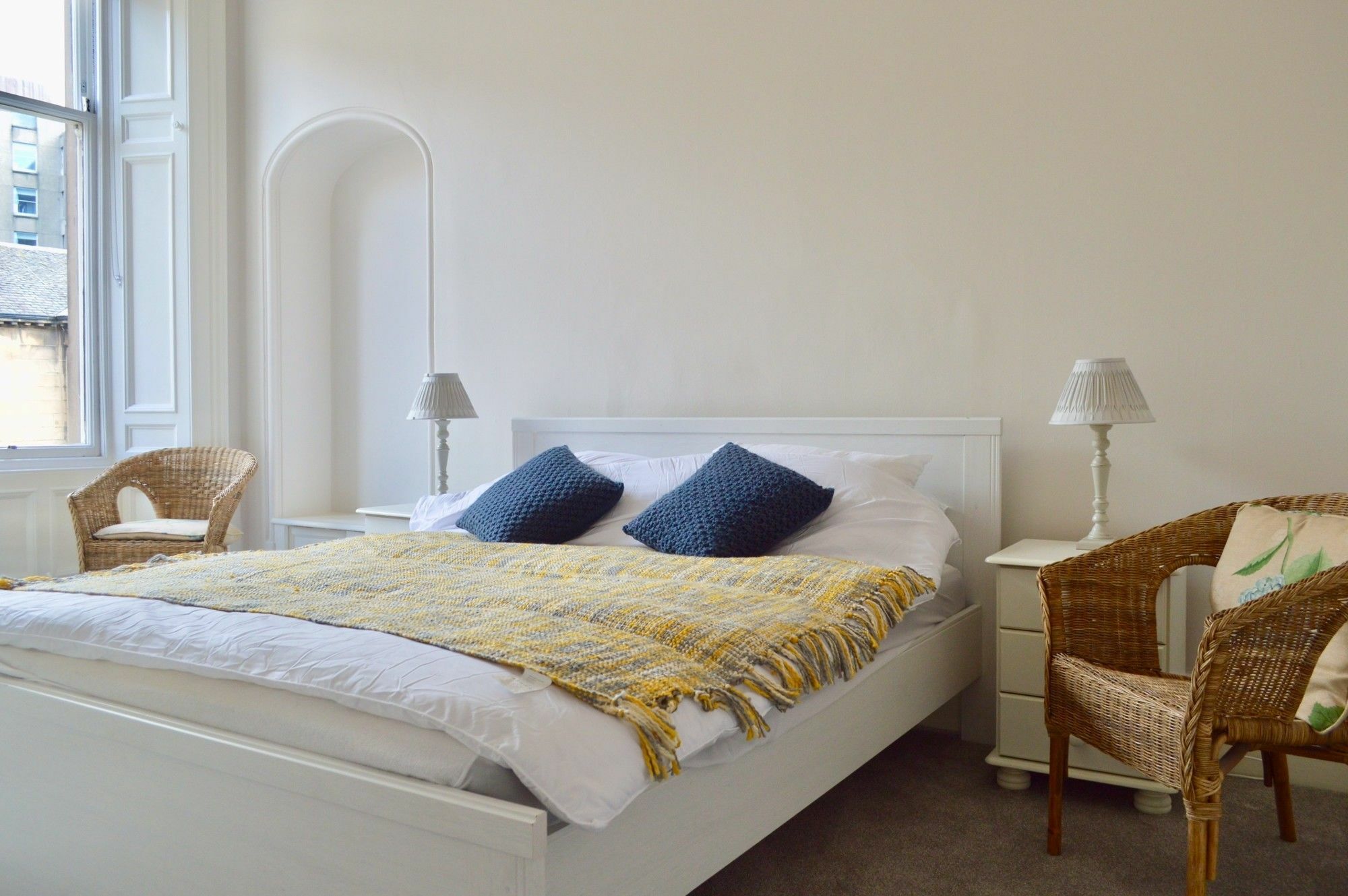Spacious 3 Bedroom West End Flat * Edinburgh