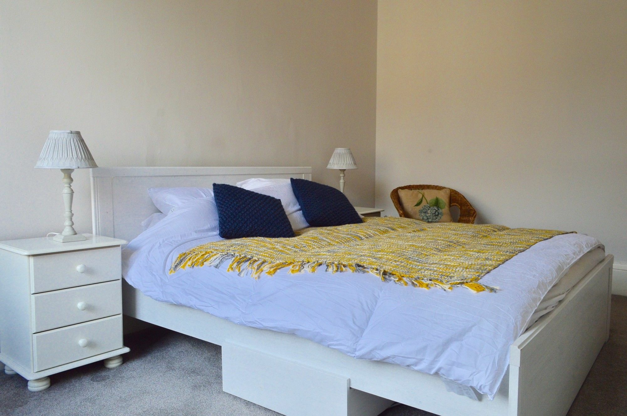 Spacious 3 Bedroom West End Flat * Edinburgh