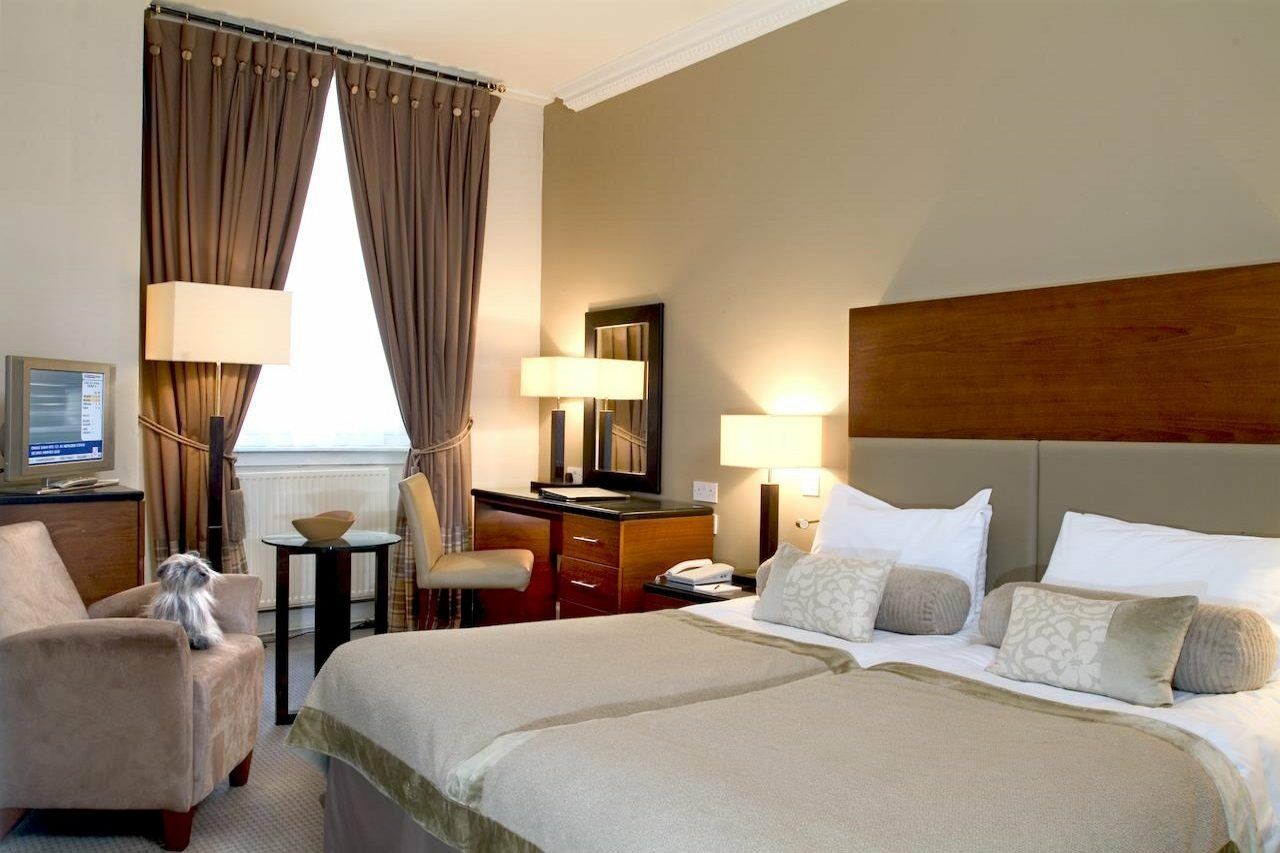The Parliament House 3*