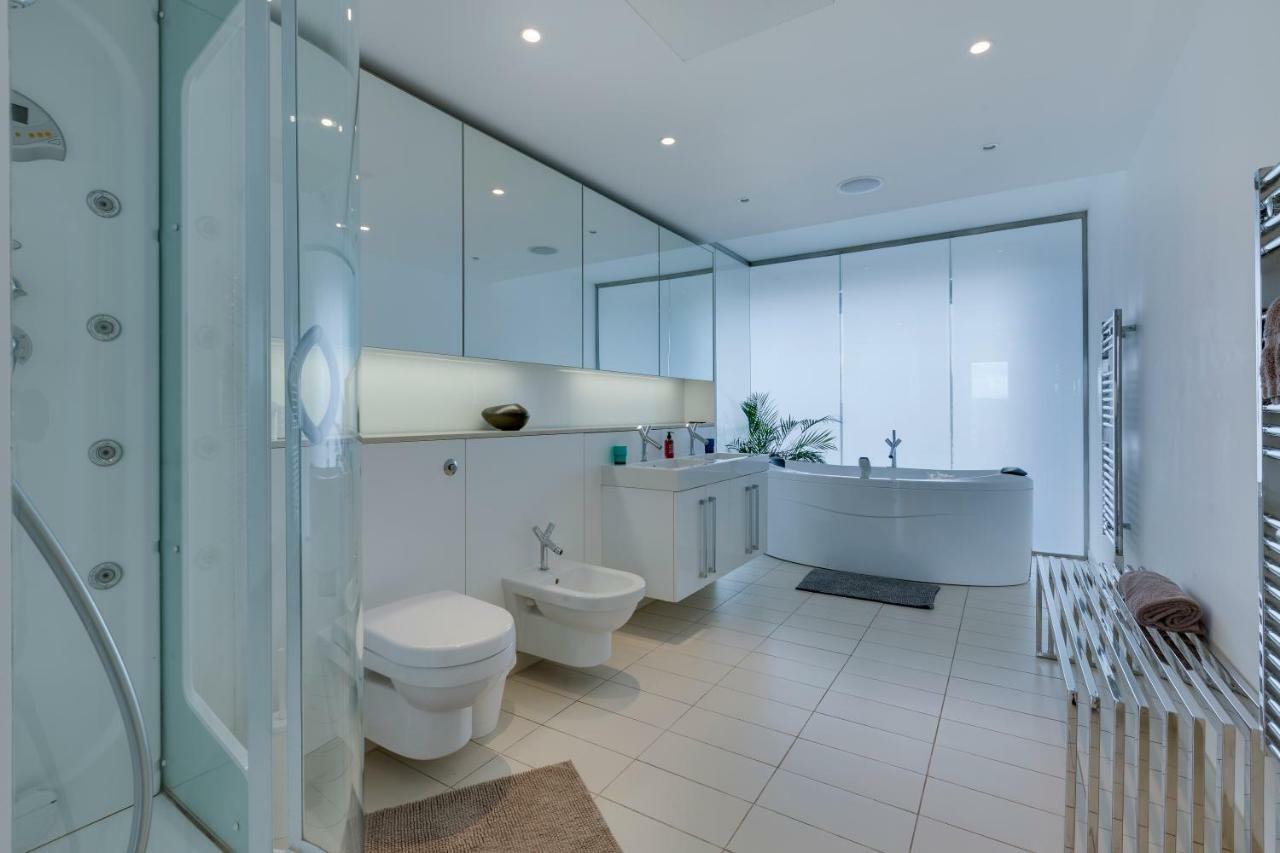 Stunning Quartermile Penthouse Edinburgh