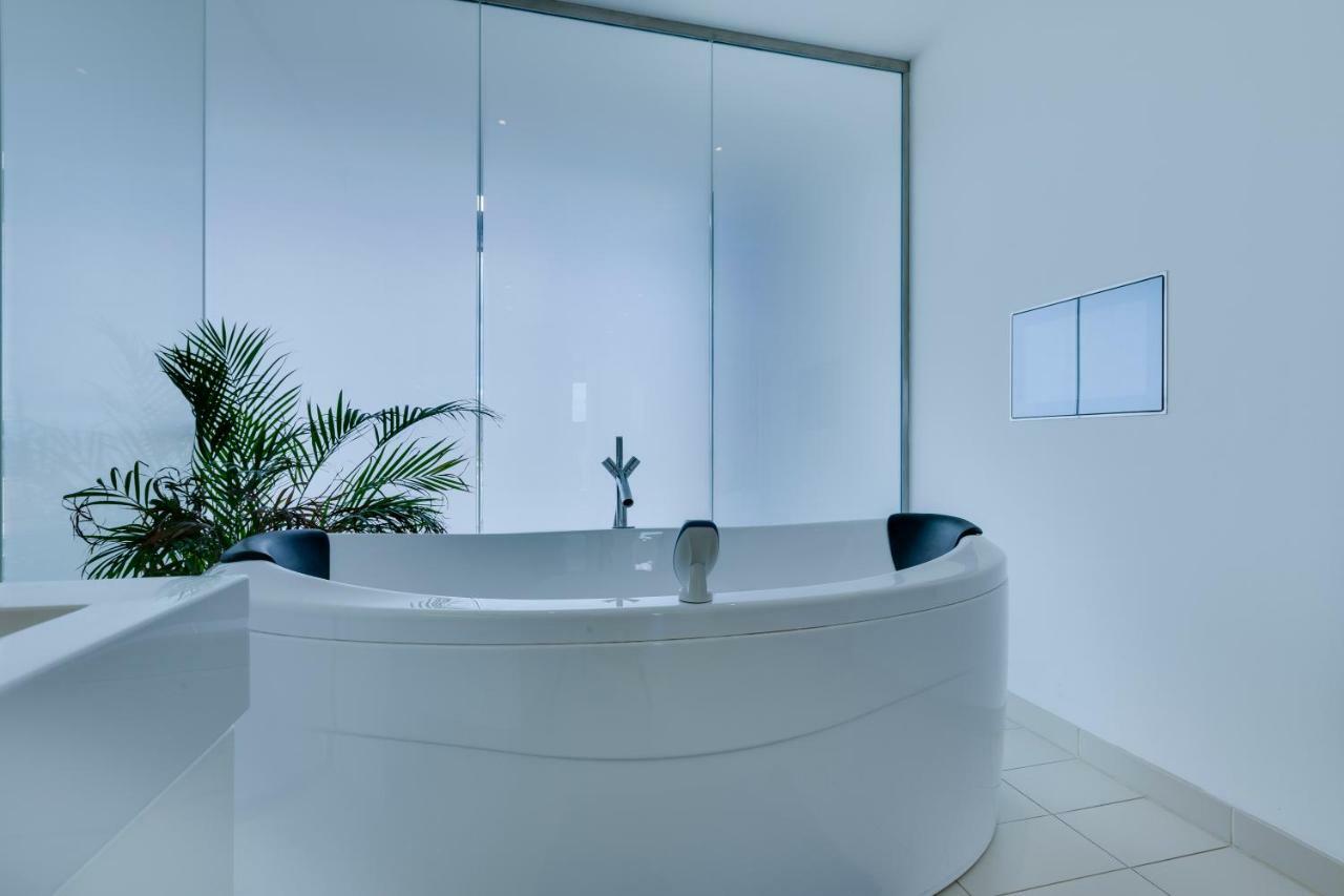 Apartment Stunning Quartermile Penthouse *