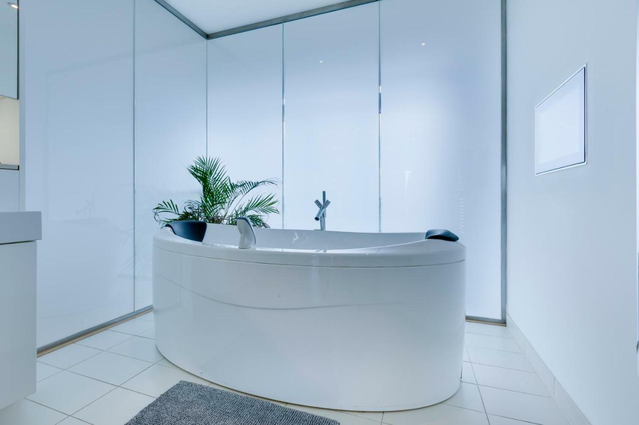 Apartment Stunning Quartermile Penthouse