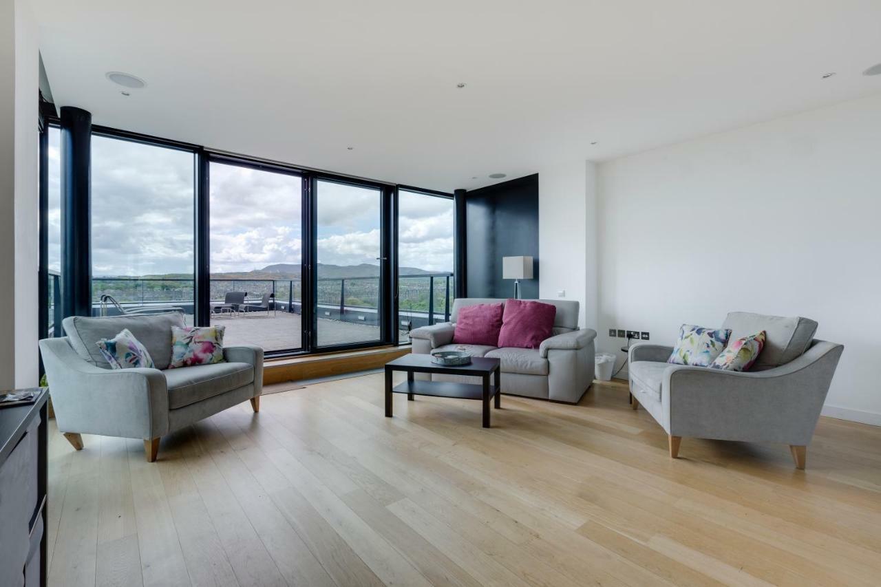 Stunning Quartermile Penthouse Apartment *