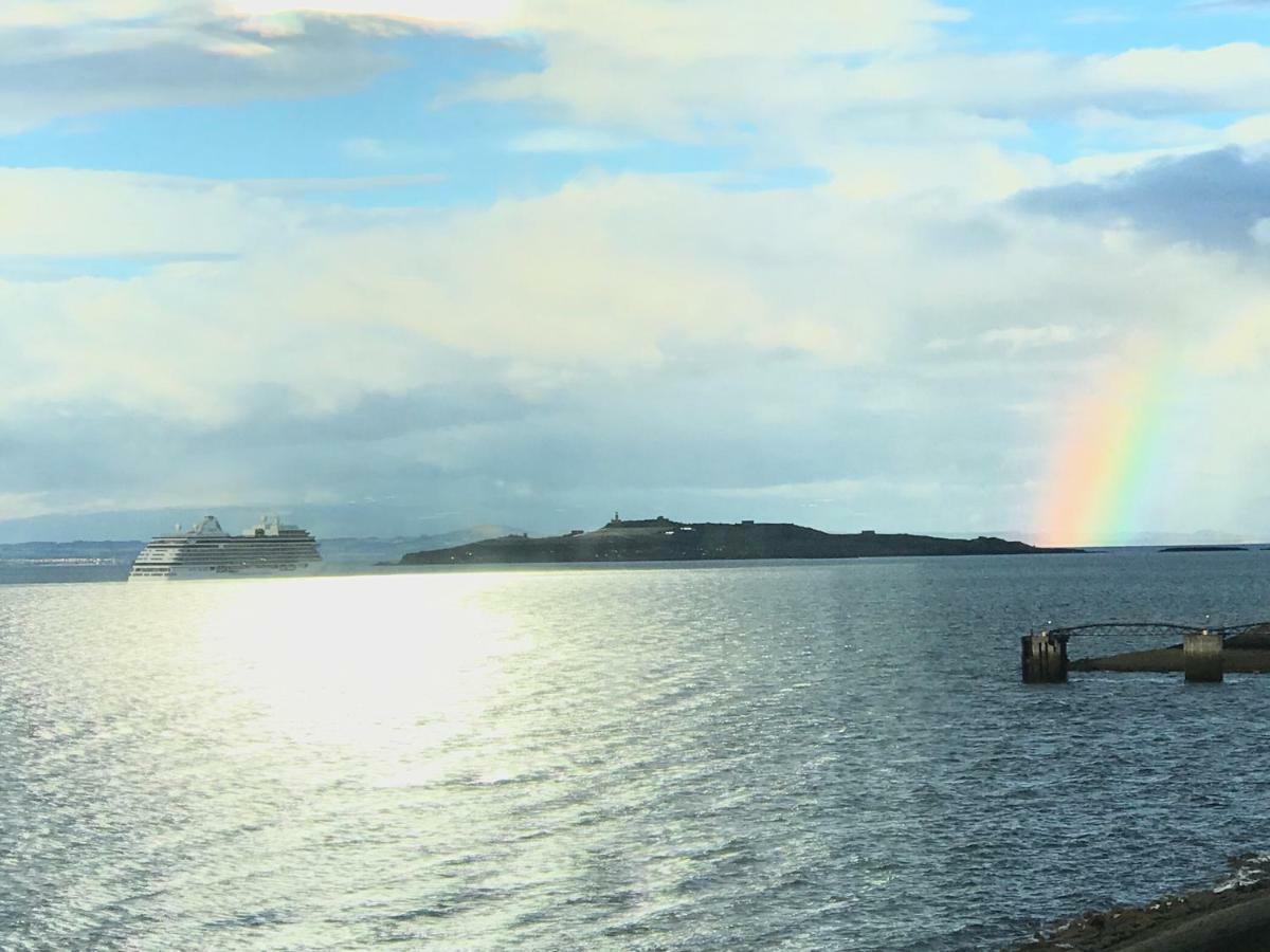 Western Harbour * Edinburgh