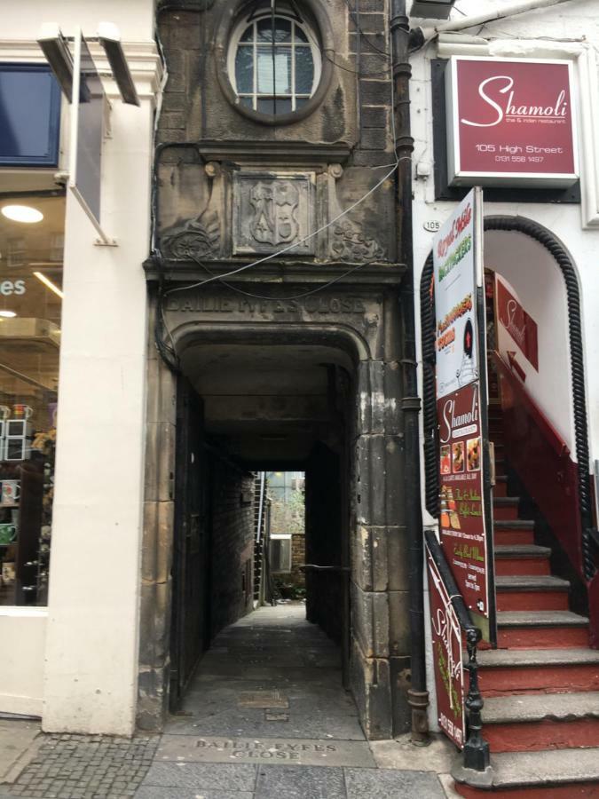 Bailie Royal Mile * EDI