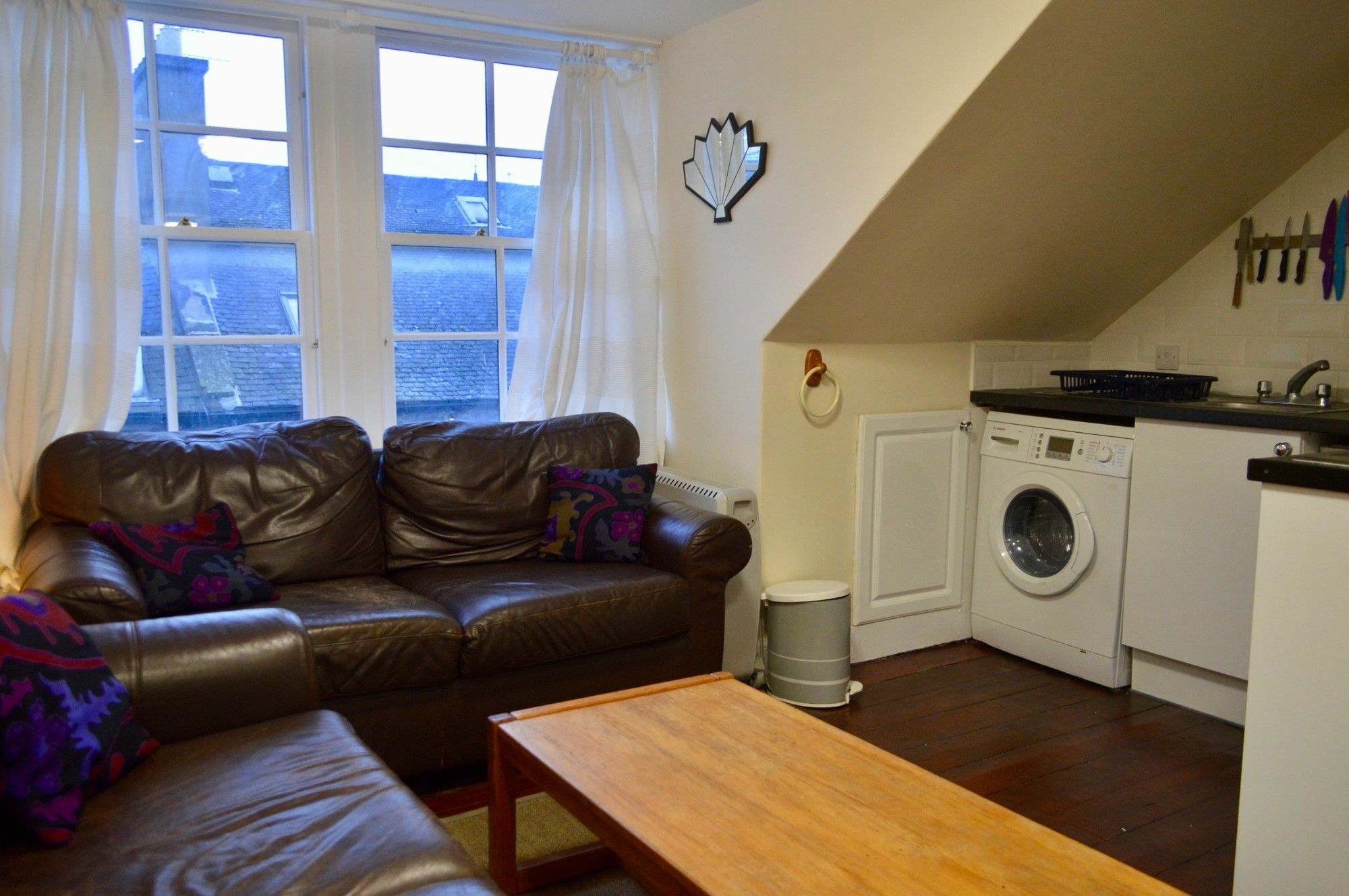 Apartment 1 Bedroom Sleeps 2 *