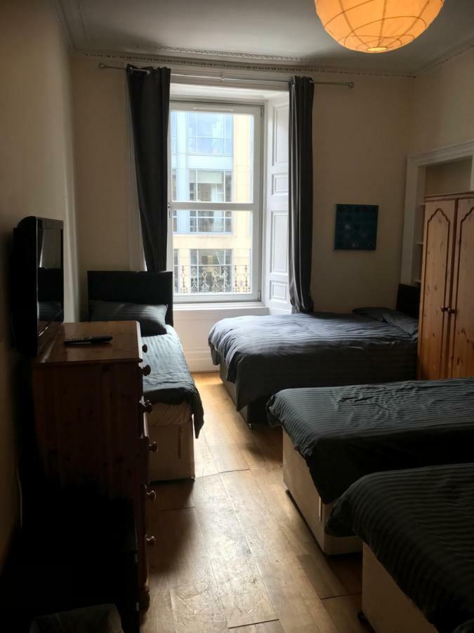 Apartment Central Sleeps Upto 16 People