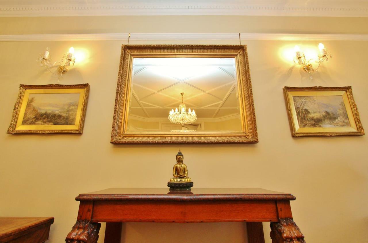 3 Bed Apt In Historic Ramsay Garden * EDI