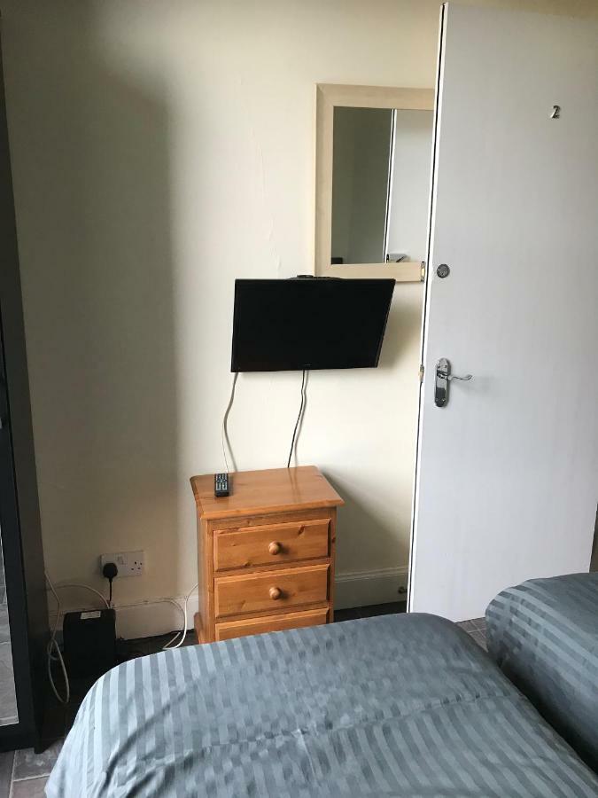 Central Sleeps Upto 16 People Apartment