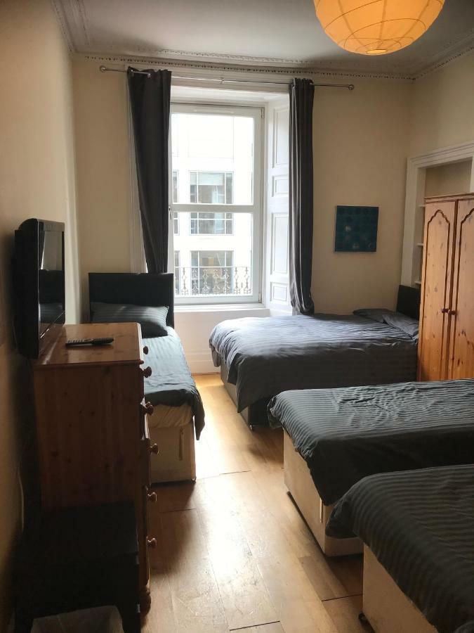 Apartment Central Sleeps Upto 16 People