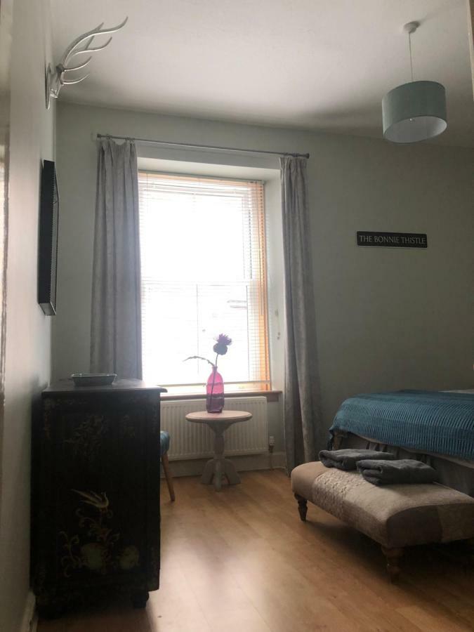 The Abbeyhill Bonnie Thistle * Edinburgh