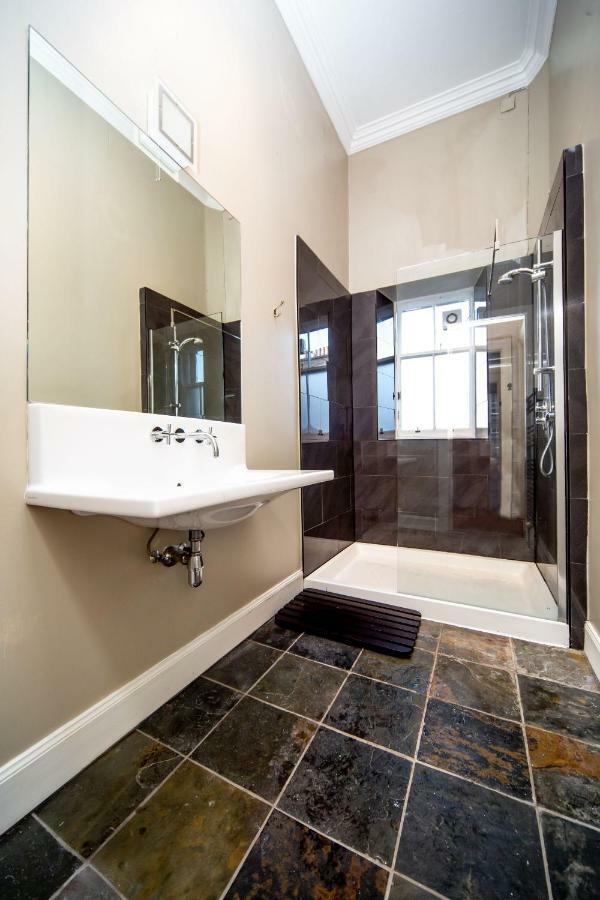 Dundas Street Georgian Townhouse Apartment