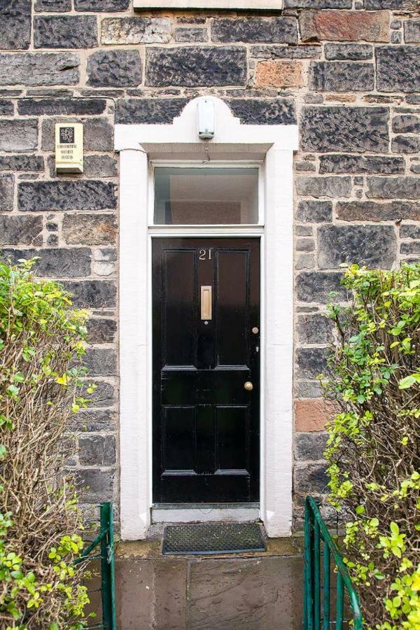 5 Mins To Princes Street - Main Door - Private Garden - New * Edinburgh