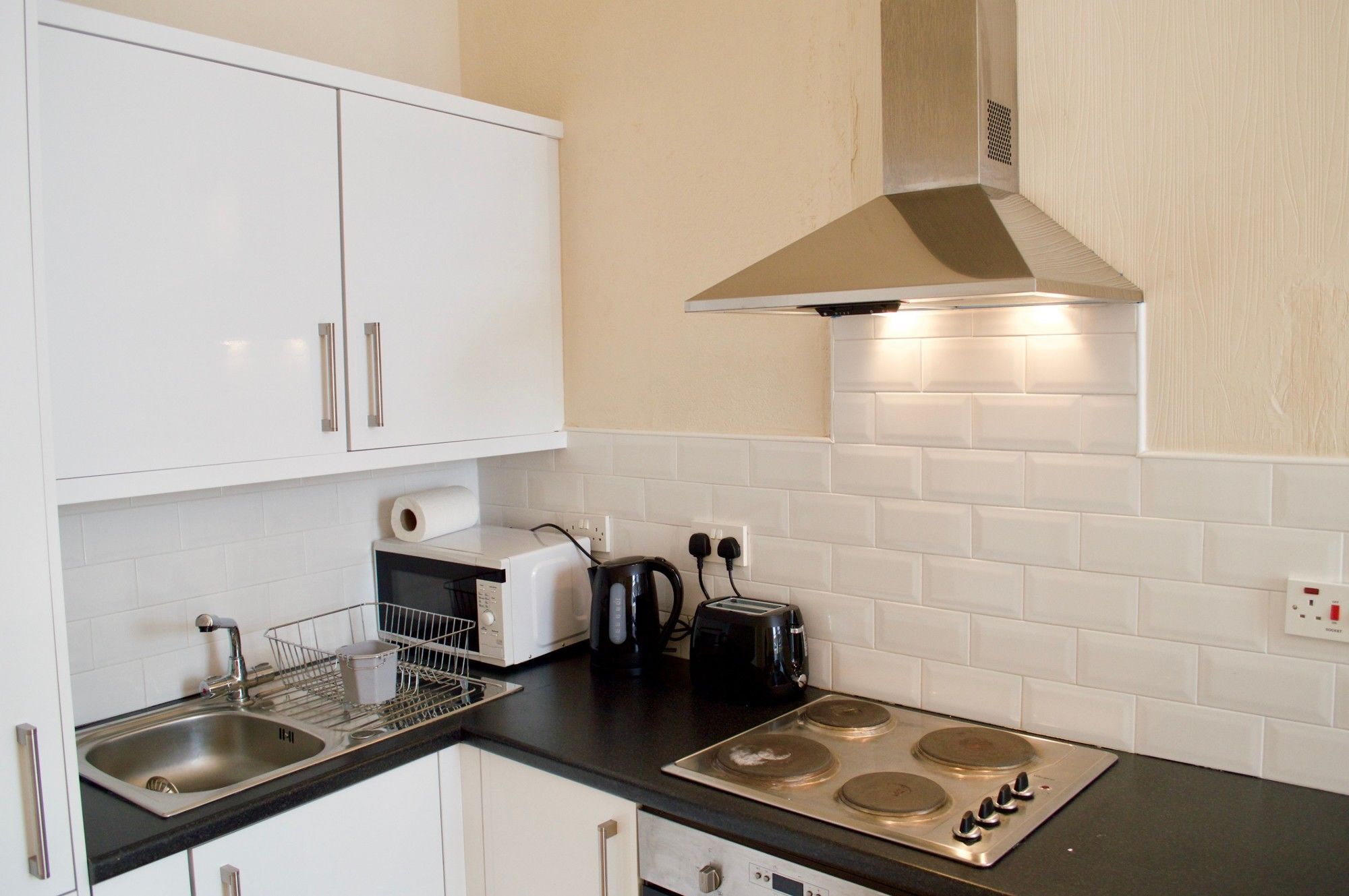 1 Bedroom Flat In Roseburn *