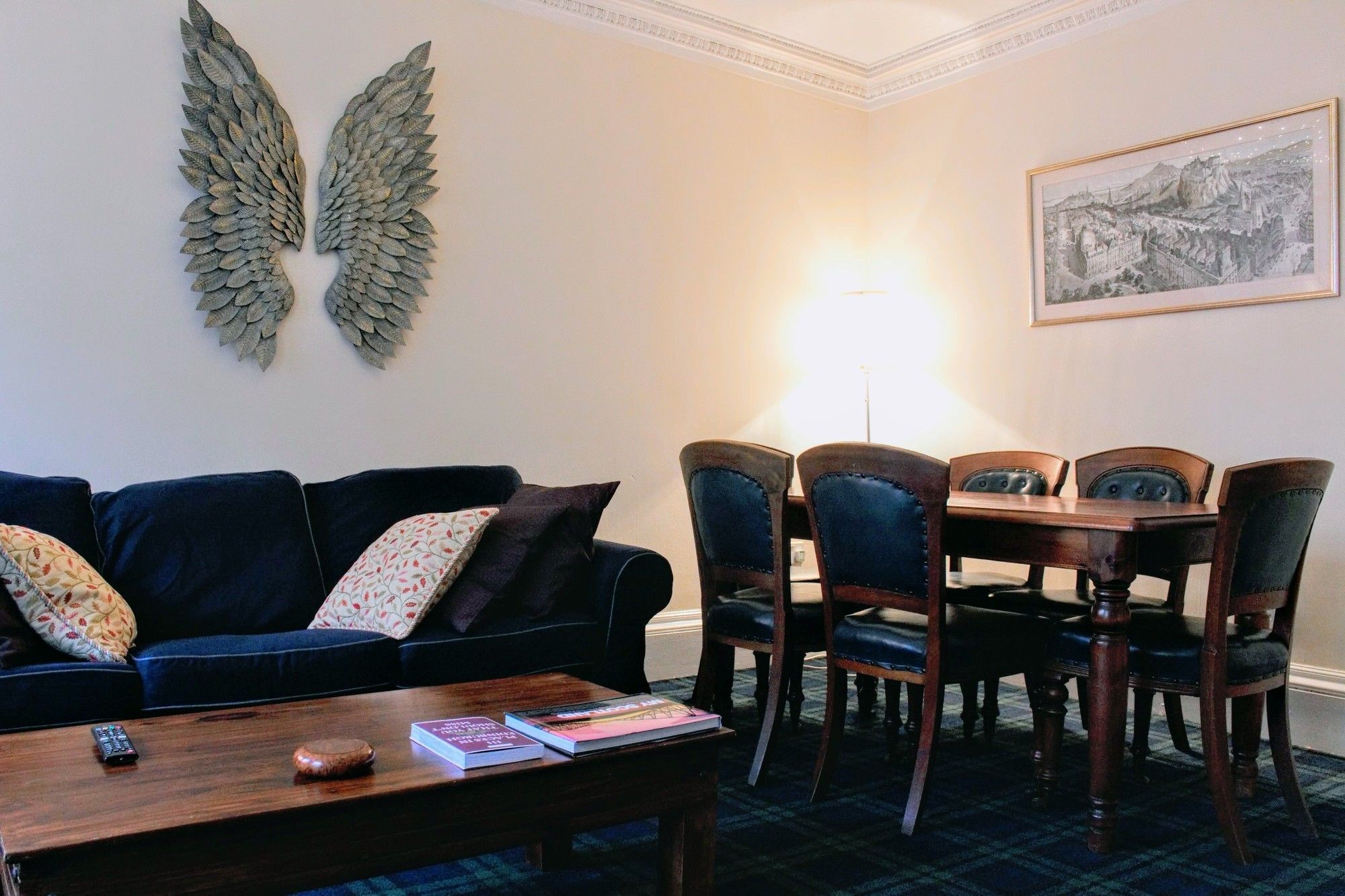 3 Bedroom On The Royal Mile *