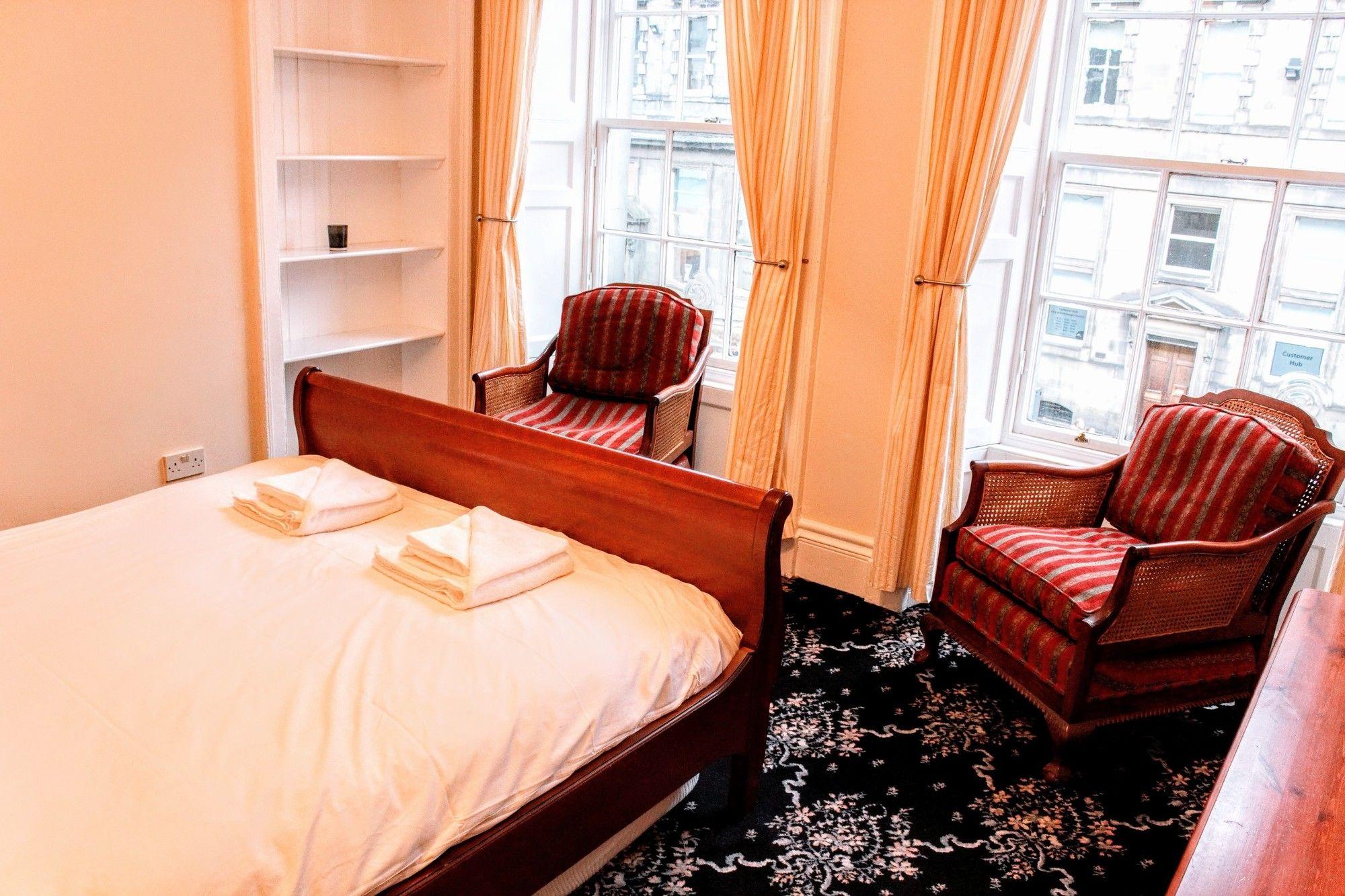 3 Bedroom On The Royal Mile Apartment *