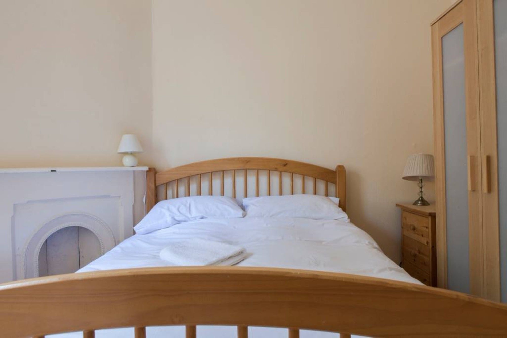 1 Bedroom Flat On St Stephen Street Apartment *