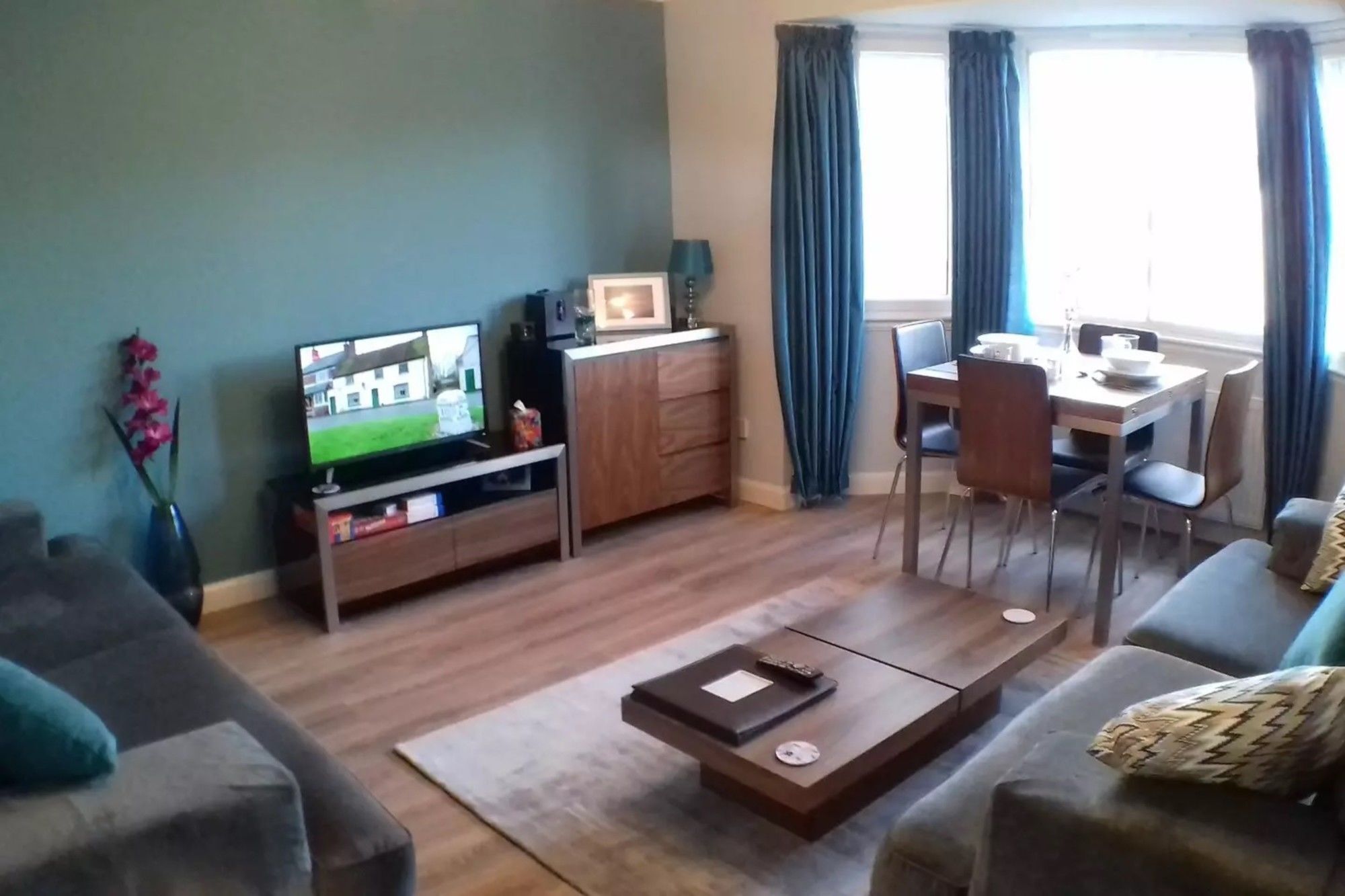 Two Bedroom Near Haymarket Apartment Edinburgh