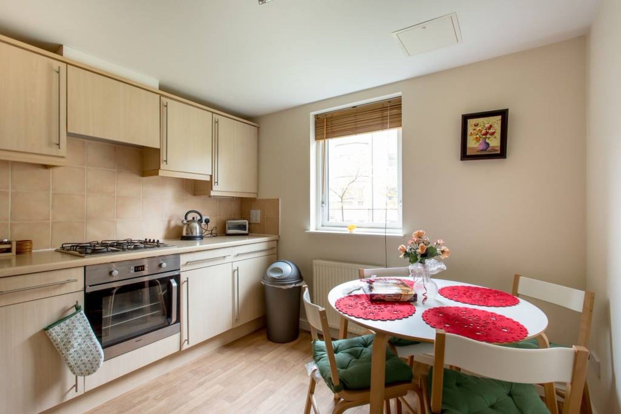 2 Bedroom Near Centre Apartment Edinburgh