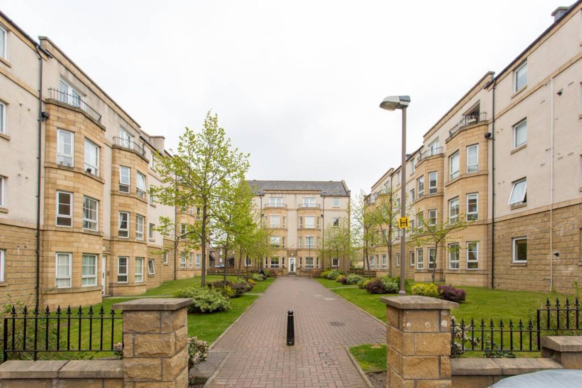 2 Bedroom Near Centre Edinburgh