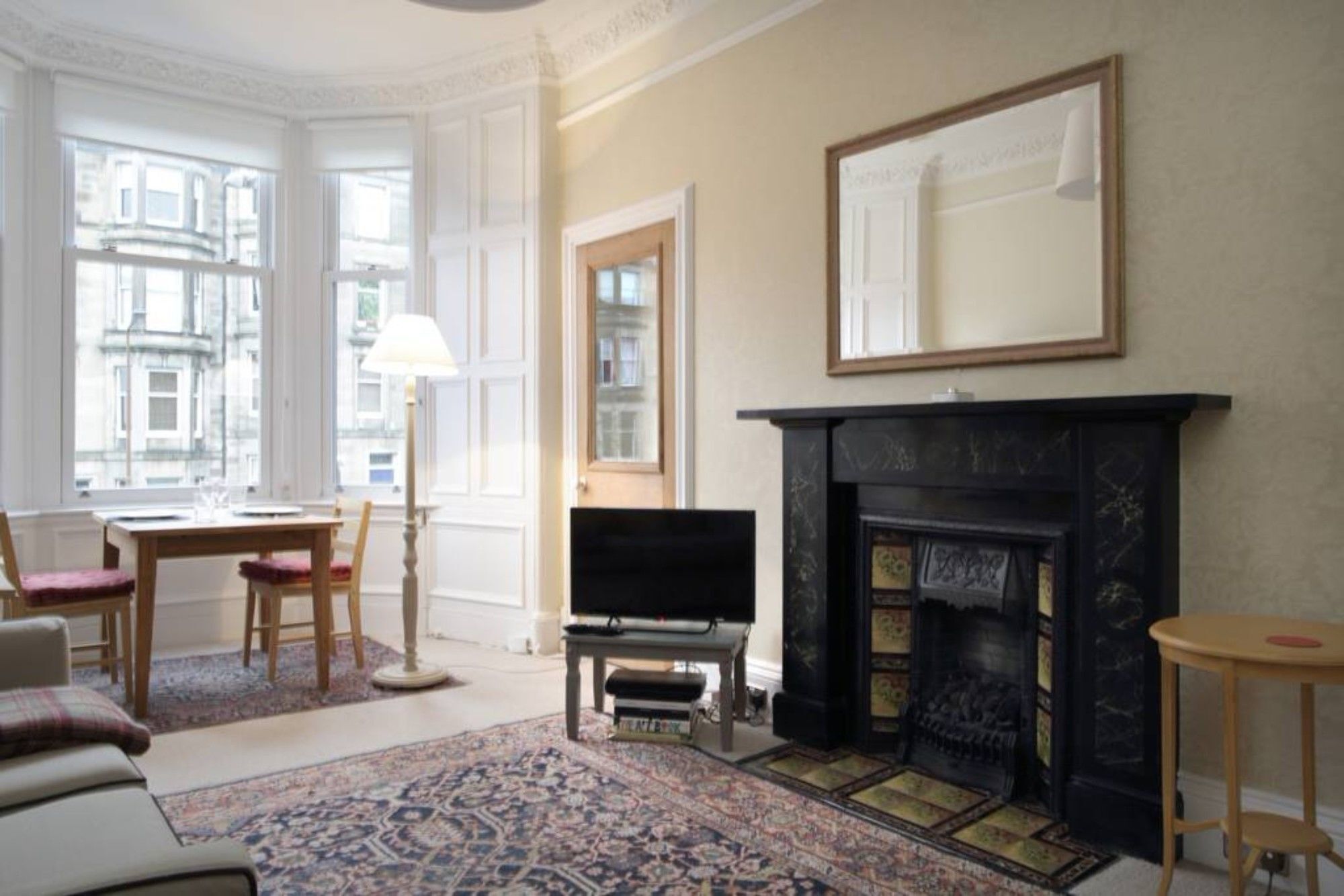 1 Bedroom Flat Near Centre Accommodates 4 Apartment Edinburgh