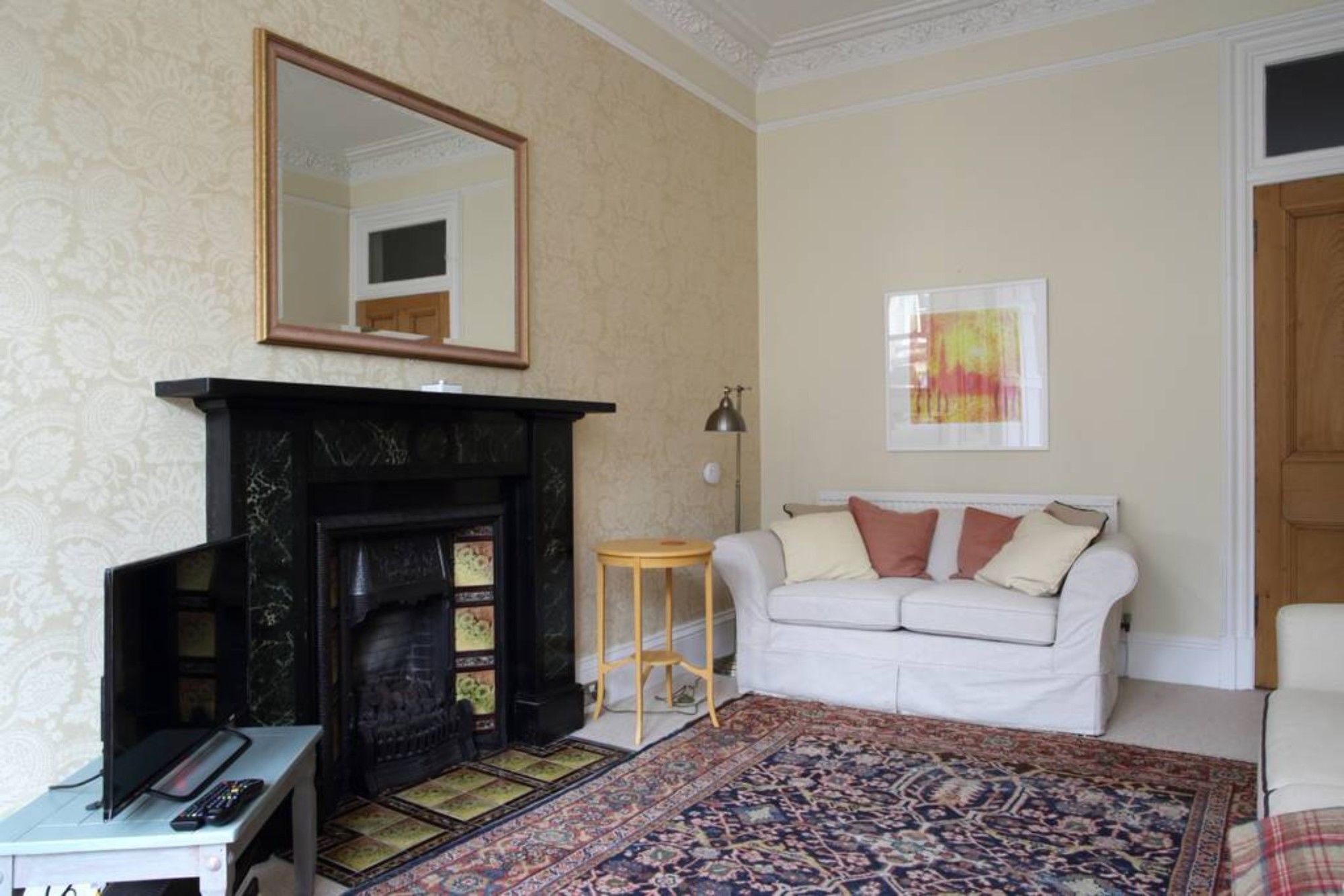 Apartment 1 Bedroom Flat Near Centre Accommodates 4 *