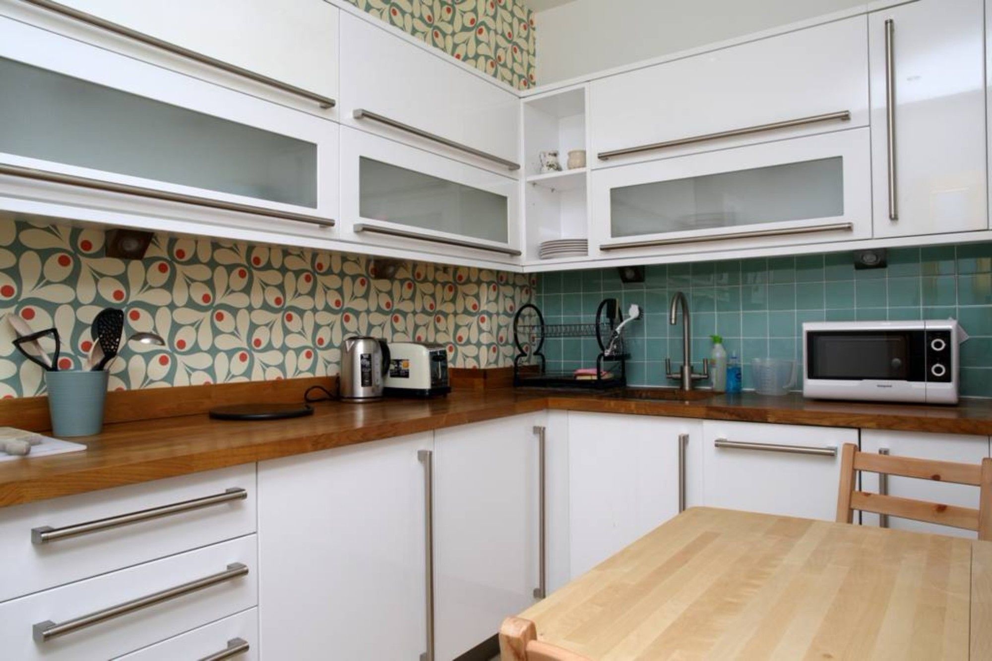 1 Bedroom Flat Near Centre Accommodates 4 Edinburgh