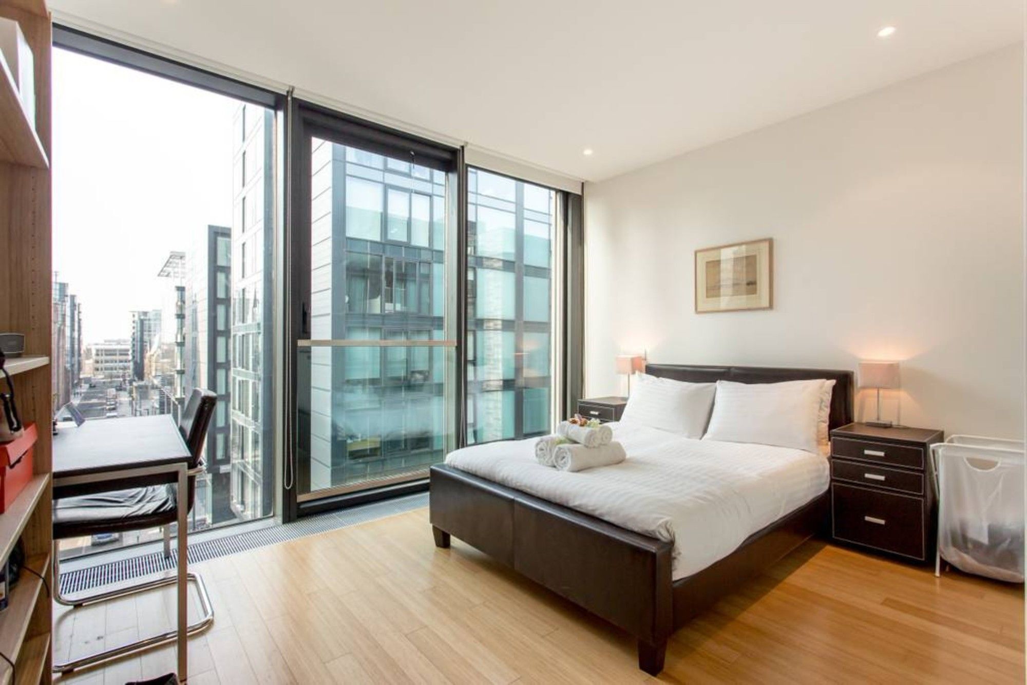 Apartment Luxury 2 Bedroom Quartermile