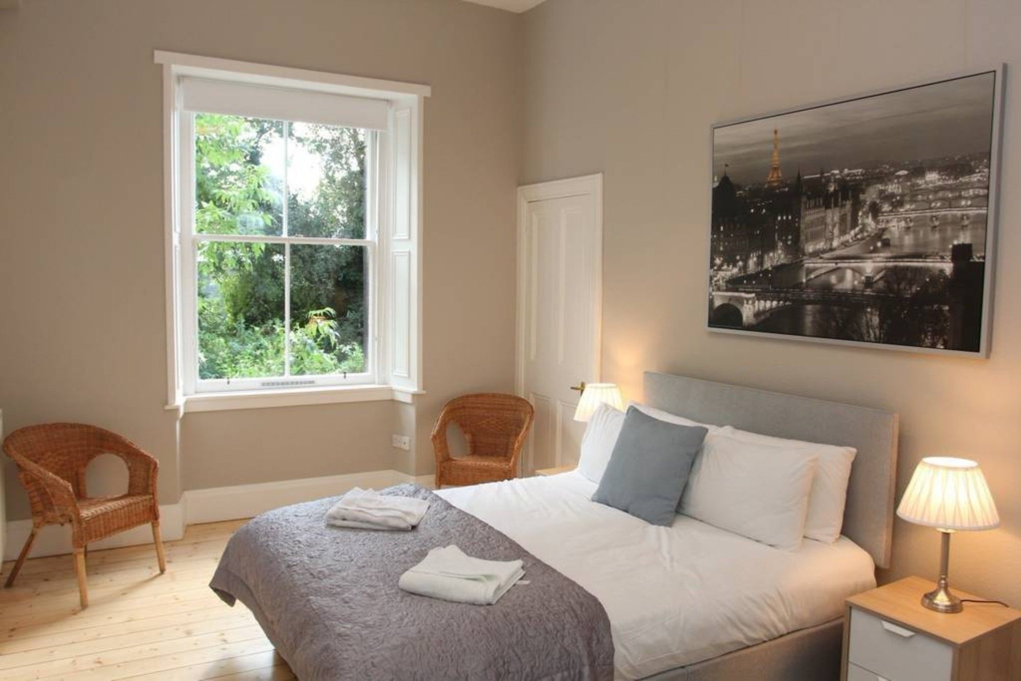 3 Bedroom Centre Sleeps 6 Apartment Edinburgh