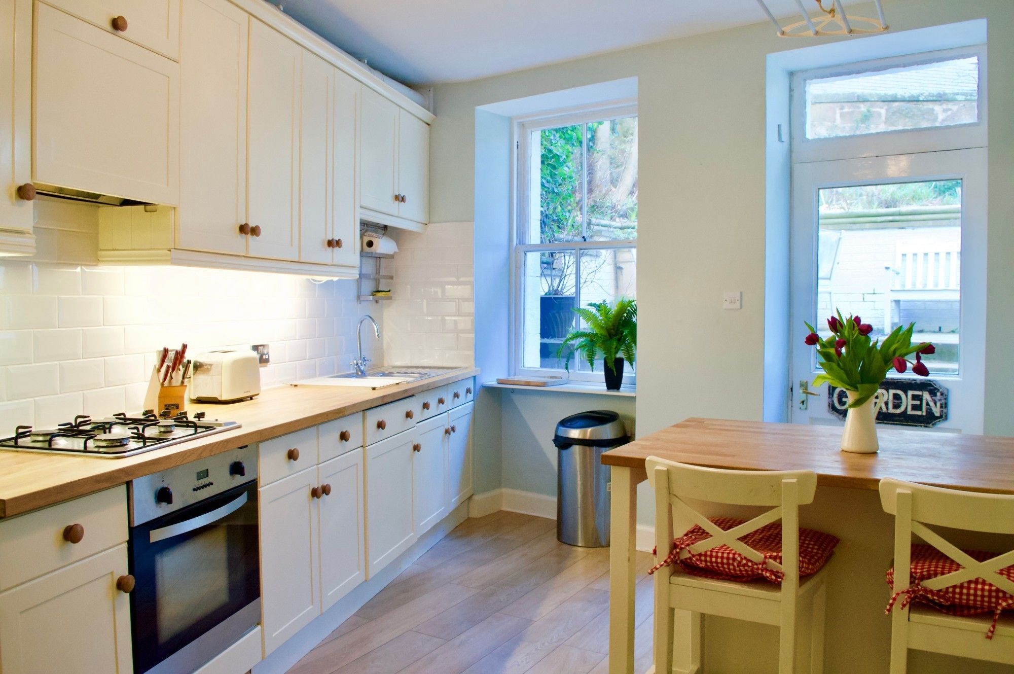 2 Bedroom Garden Flat In Bruntsfield Apartment
