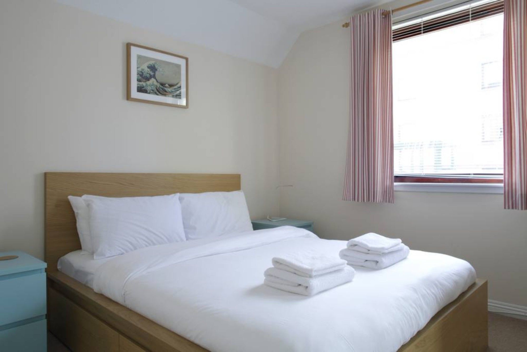 Apartment 2 Bedroom Canalside *