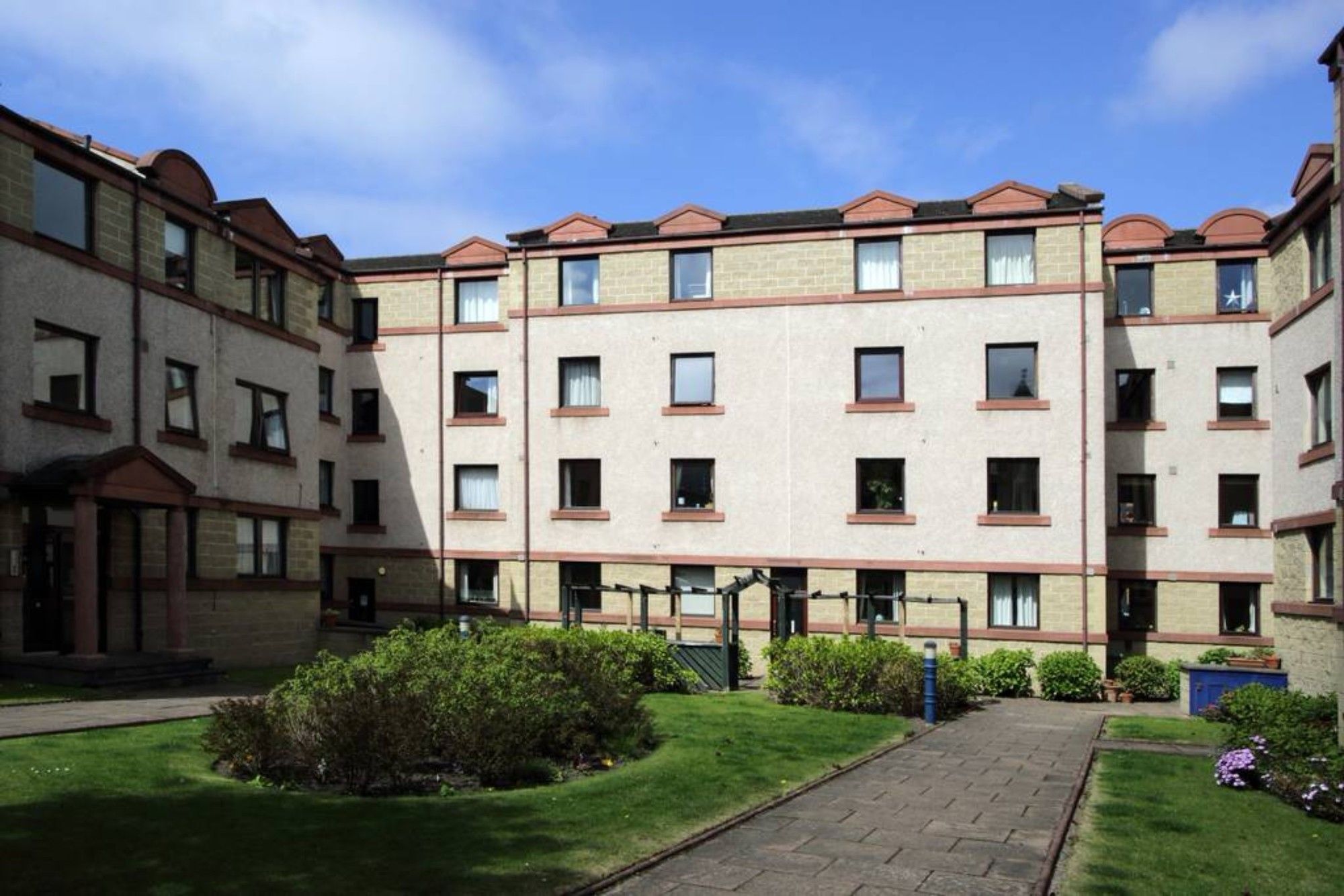 2 Bedroom Canalside * Edinburgh