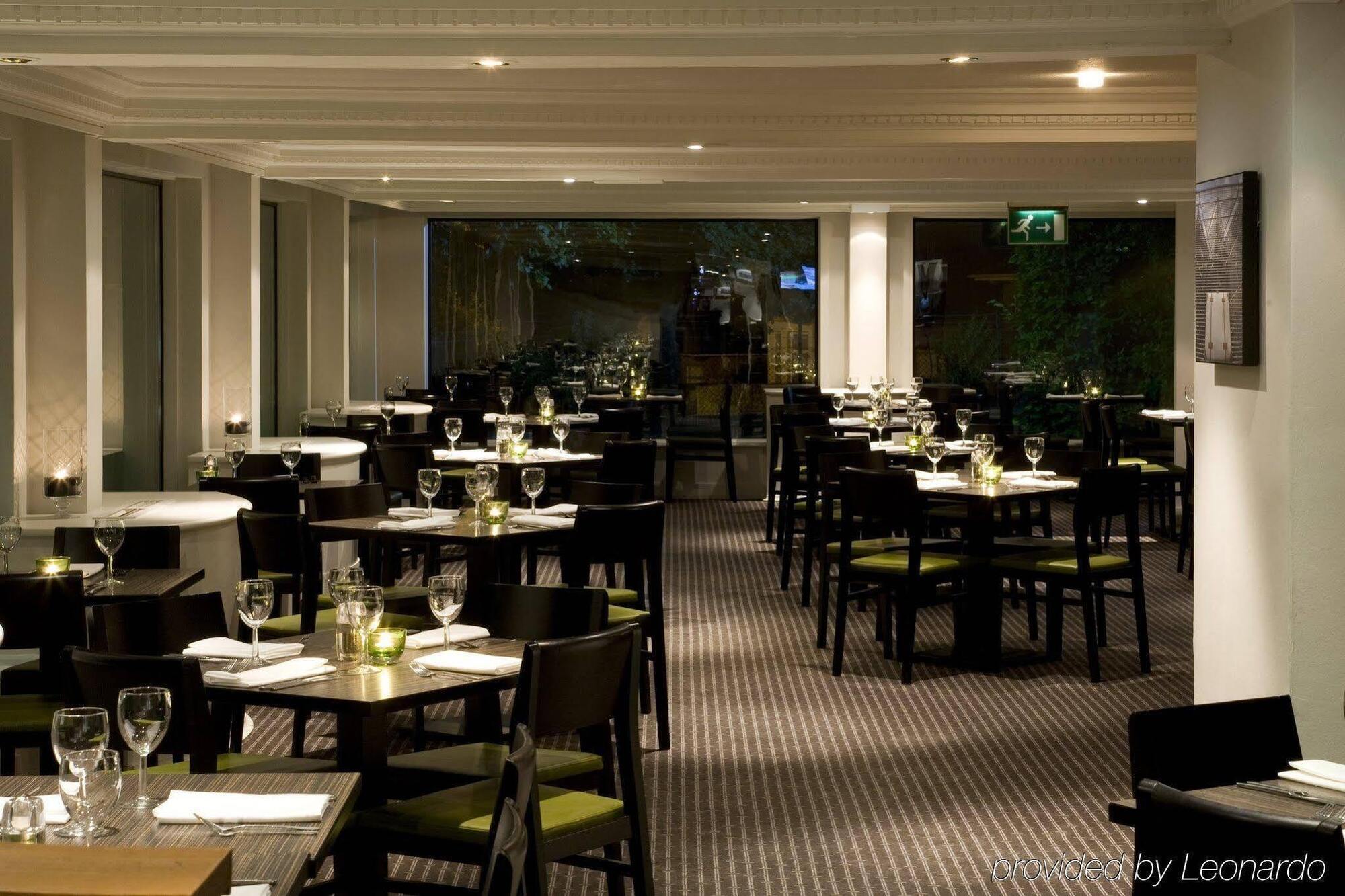 Express West By Ihg Hotel