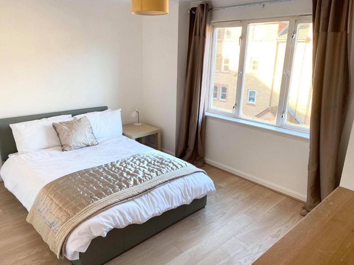 Apartment Haymarket Holiday Home, 3 Bedrooms & Parking *