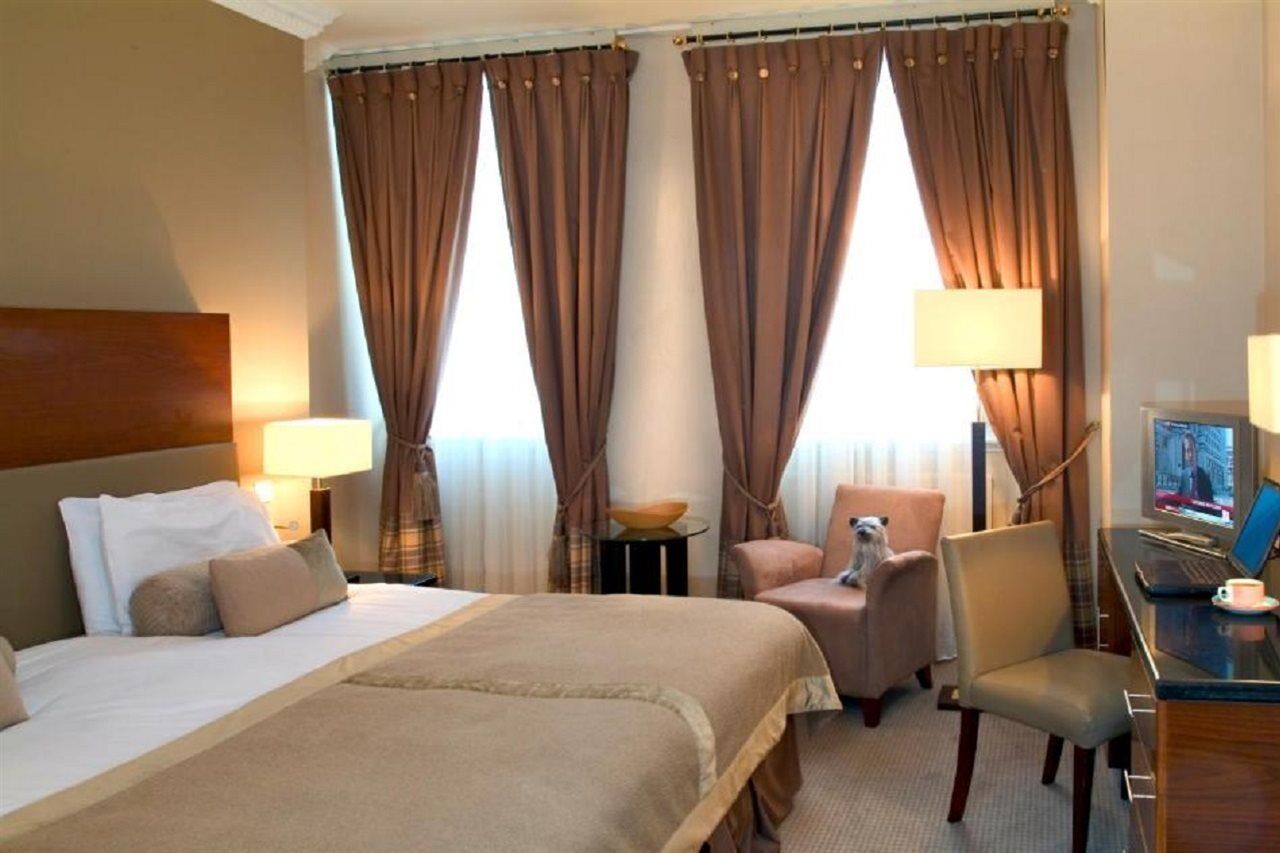 The Parliament House 3*