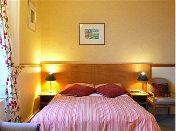 Priestville 3* Edinburgh