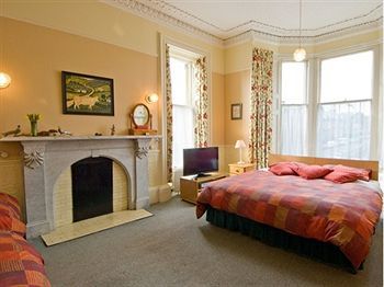 Priestville 3* Edinburgh
