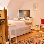Cosy Studio Apartment In Edinburgh