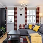 Joivy 1 Bed Flat, Heart Of Grassmarket