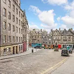 Joivy 1 Bed Flat, Heart Of Grassmarket