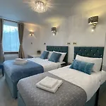 Central Comfy 2 Familyroom Apart