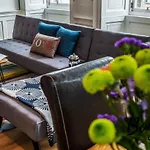 Royal Mile 4Br-3Ba - City Views & Free Parking By Bonjour Residences Edinburgh